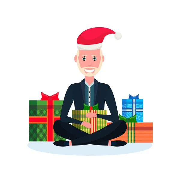 Anziano uomo seduto loto posa regalo scatola decorazione nuovo anno Buon Natale concetto piatto maschio personaggio dei cartoni animati isolato — Vettoriale Stock