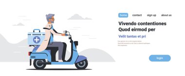 tek tip sürme scooter ile tıbbi cerrahi kutusunu ilk yardım izole kavramı düz yatay kopya alanı içinde erkek doktor