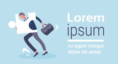işadamı çekerek bulmaca parça iş adam sorun çözüm kavramı yapboz karikatür karakter tam uzunlukta yatay kopya alanı düz