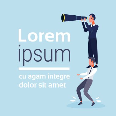 Teleskop iş görme kavramı tam kopyaya uzayda arıyorsunuz bir omuz meslektaşım üzerinde duran işadamı