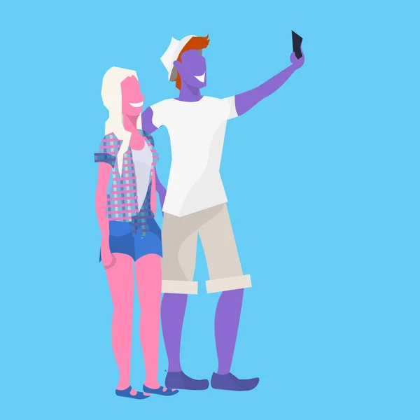 Casal fazendo selfie em repouso homem mulher tirar fotos smartphone desenho animado personagem férias conceito azul fundo plano comprimento total — Vetor de Stock