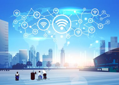 İnsanlar Dünya Haritası internet kablosuz teknoloji simgesi ağ futuristik bir arayüze online wifi bağlantı kavramı manzarası günbatımı cityscape binalar arka plan düz yatay