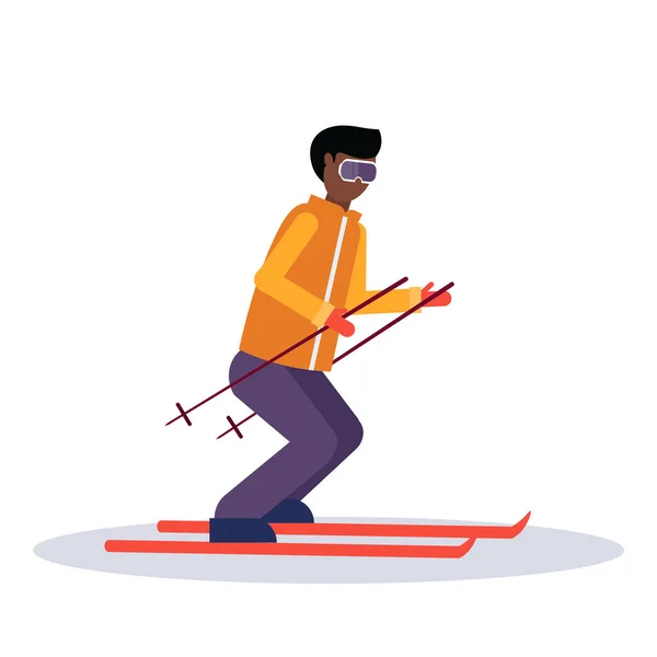 Homme ski activités sportives gars portant des lunettes costume de ski mâle carton caractère sportif sur skis profil pleine longueur plat isolé — Image vectorielle