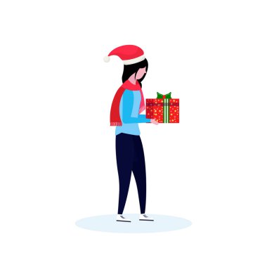izole hediye kutusu mutlu yeni yıl neşeli Noel kavramı kadın karikatür karakter profili tam uzunlukta holding şapkası giyen kadın