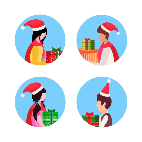 Набор мужчина женщина носит шляпу держащий подарочную коробку счастливого Нового года веселого рождества концепция женского лица аватара мужской профиль портрет персонажа мультфильма коллекция — стоковый вектор