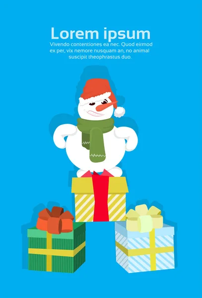 Sneeuwpop slijtage rode hoed greep verpakt geschenkdoos huidige stack merry christmas gelukkig Nieuwjaar concept vakantie plat — Stockvector