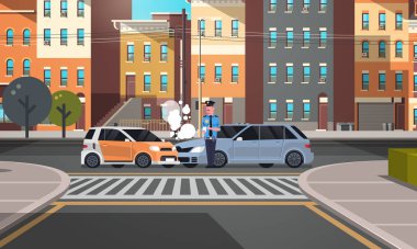kaza Araba yol kaza polis memuru yasal iyi belge şehir binaları arka plan düz yatay yazma rapor polis veren üniformalı