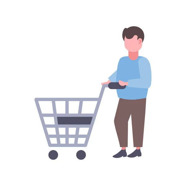 Hombre sosteniendo carro carro compra productos gran concepto de compras supermercado cliente hombre dibujos animados carácter longitud completa plana aislado — Vector de stock