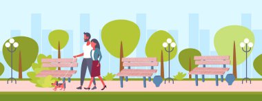 sevimli köpek adam kadın şehir kentsel park cityscape arka plan aile evde beslenen hayvan hayvan en iyi arkadaş kavramı düz yatay zaman harcama ile yürüme aşık çift