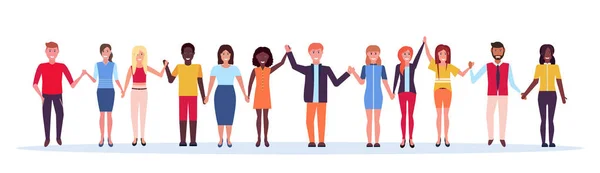 挙手ミックス レース男性女性一緒に立っている多民族の友人のお祝い成功男性女性漫画文字完全な長さ平坦な水平保持している幸せな人のグループ — ストックベクタ