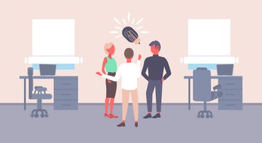 beyin fırtınası iş adamları lamba yeni yaratıcı bir fikir iş proje yenilik kavram başarılı ekip çalışması strateji tam uzunlukta çizgi film karakterleri ofis iç ışık