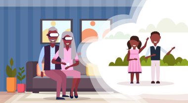 Dijital gözlük sanal gerçeklik torun çocuğu kız ayakta açık kulaklık vizyon kavramı modern oturma odası iç yatay giyen oturan üst düzey adam kadının çift kanepe