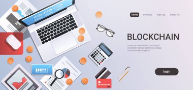kripto para birimi blok zinciri kavramı bitcoin araştırma işyeri Resepsiyon en iyi açı görünümü tablet dizüstü bilgisayar kağıt belgeleri rapor finans grafik tam kopyaya alan yatay vektör çizim