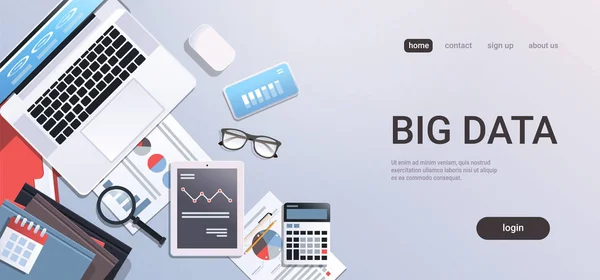 Escritorio del lugar de trabajo del concepto de big data con cosas de oficina vista angular superior tableta ordenador portátil papel documentos informe finanzas gráfico plano espacio de copia horizontal — Vector de stock