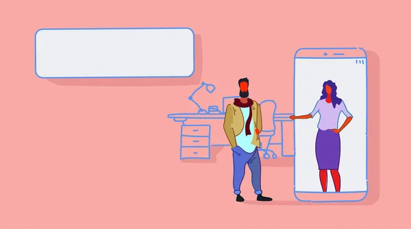 Adam akıllı telefon ekran sohbet kavramı çift mobil uygulama boş tahta işyeri ofis iç yatay kroki kullanarak zarif kadın sohbet — Stok Vektör