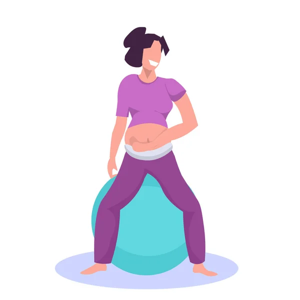 Junge schwangere Frau sitzt auf Gymnastik Ballmädchen Übungen mit fitball trainieren Fitness Schwangerschaft gesunde Lebensweise Konzept weibliche Zeichentrickfigur weißer Hintergrund — Stockvektor