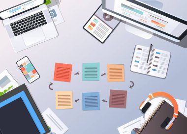 En iyi açı görünüm masaüstü laptop tablet smartphone perde kağıt belgeleri office kısmını yatay çalışma iş döngüsel okları işlemek