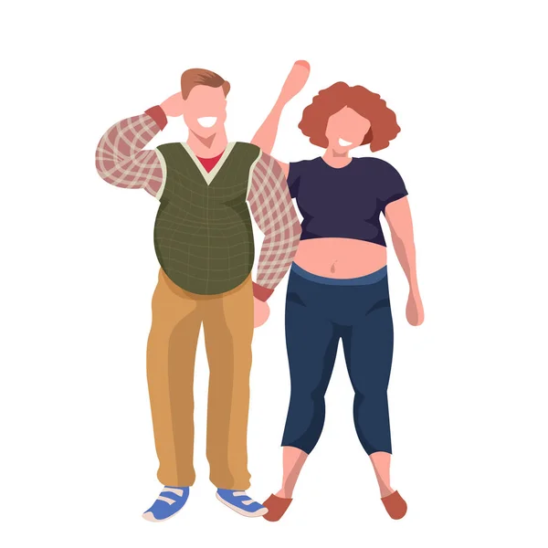 Tlustá obézní pár stojící společně s úsměvem nadváhu příležitostné muž žena obezity koncept mužské ženské kreslené postavy plné délce ploché bílé pozadí — Stockový vektor