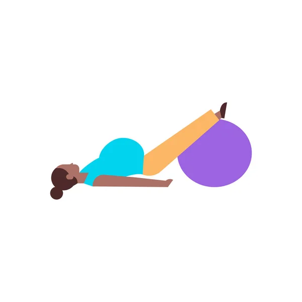 Femme enceinte faisant des exercices de yoga fille travaillant avec gymnastique balle fitness grossesse mode de vie sain concept afro-américain femme dessin animé personnage pleine longueur fond blanc — Image vectorielle