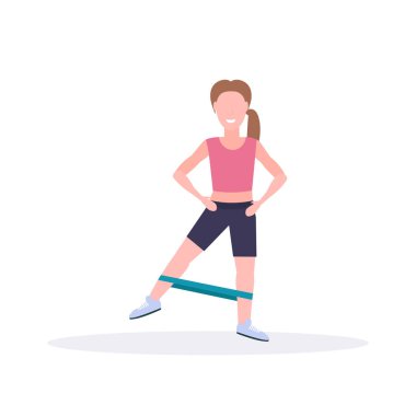 Sportif kadın direniş band kızla spor salonunda egzersiz sağlıklı yaşam konsepti düz beyaz arka plan germe eğitim egzersizleri yapıyor