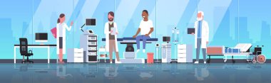 Doktorlar ziyaret Engelli adam hasta işlem tablo sağlık kavramı hastane oda iç modern tıbbi klinik yatay banner tam uzunlukta üzerinde oturan takım