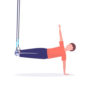 Sportif adam ile süspansiyon fitness askıları elastik ip adam spor salonu crossfit kardiyo egzersiz sağlıklı yaşam konsepti düz beyaz arka plan tam uzunlukta eğitim egzersizleri yapıyor