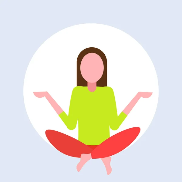 Mujer casual sentada pose de loto chica joven haciendo ejercicios de yoga concepto de meditación personaje de dibujos animados femeninos longitud completa plana — Vector de stock