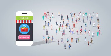 mobil uygulama gıda dağıtım konsepti farklı meslek çalışanları mix yarış işçileri kalabalık bakkal online alışveriş yatay tam uzunlukta düz kullanarak insanlar grup