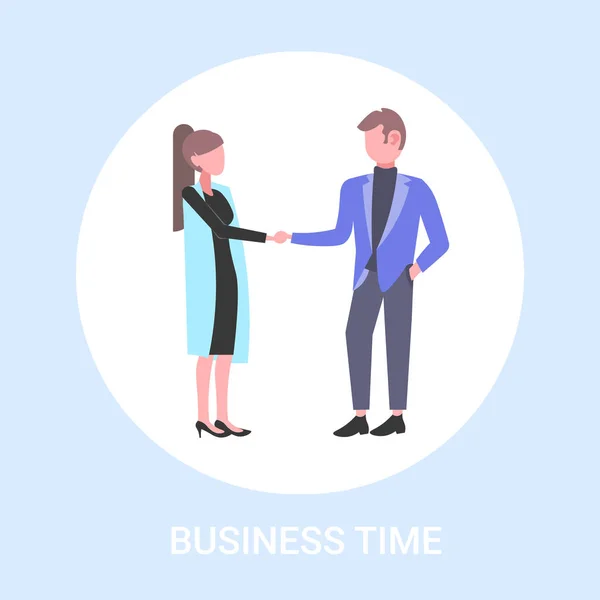 Предприниматели пожимают друг другу руки деловые мужчины женское рукопожатие Концепция партнерства плоская полная векторная иллюстрация — стоковый вектор