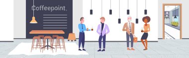 insanlar kahve karışımı ırk işadamları müşterileri toplantı kahve noktası kavramı modern kafe iç düz yatay tam uzunlukta tartışırken içme