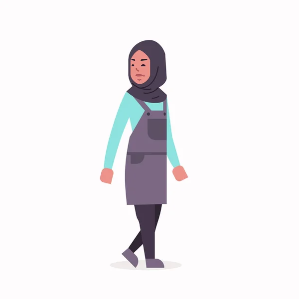 ヒジャーブアラブの女の子のアラビア女性はヘッドスカーフ伝統的な服を着て立ってポーズアラビア女性の漫画のキャラクター全長フラット — ストックベクタ