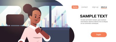 african arka araba düz boşluk genç iş kadın kavramı sandalye oturma portre servis kontrol yatay ulaşım yolcu şehir