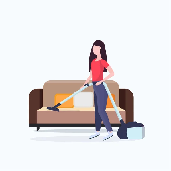 Dona de casa usando aspirador de pó menina aspirando sofá fazendo tarefas domésticas limpeza conceito de serviço de comprimento total plana — Vetor de Stock