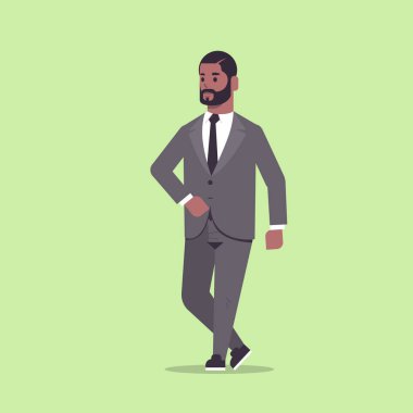 resmi giyim ayakta işadamı poz gülümseyen erkek çizgi film karakteri afrikalı-amerikalı iş adamı ofis çalışanı düz tam uzunlukta poz