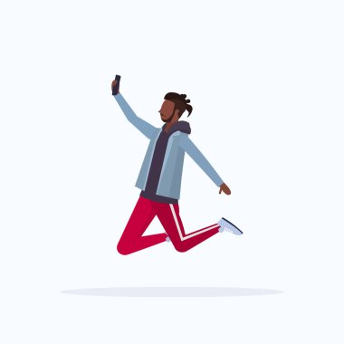 akıllı telefon kamera da selfie fotoğraf çeken adam afro-amerikan erkek çizgi film karakteri beyaz arka plan düz tam uzunlukta poz atlama