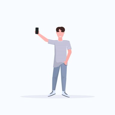 akıllı telefon kamera rahat erkek çizgi film karakteri poz beyaz arka plan düz tam uzunlukta selfie fotoğraf çekmek adam