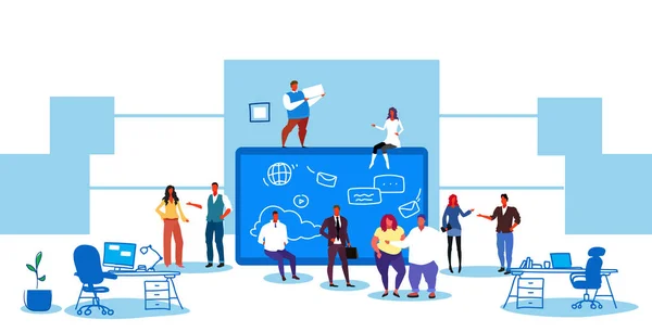 Business people group using laptop social media communication concept business people team connecting online networking and chatting modern office interior sketch horizontal full length — Vetor de Stock