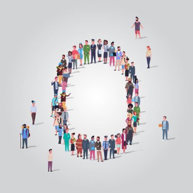 büyük insanlar kalabalık şeklinde toplama harf O farklı meslek çalışanları grup birlikte İngiliz alfabesi kavramı tam uzunlukta ayakta