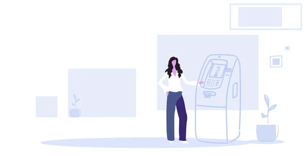 Деловая женщина с помощью банкомата деловая женщина снятие наличных автоматический кассир машины деньги транзакции концепция женского персонажа мультфильма полную длину эскиз горизонтальный — стоковый вектор
