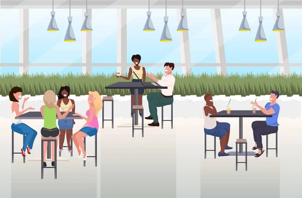 Mélanger les gens de course boire des boissons amis assis à la table de café passer du temps ensemble restaurant moderne intérieur plat horizontal pleine longueur — Image vectorielle