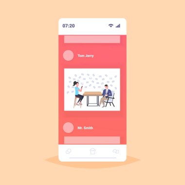 adam e-posta cep telefonu ekran telefon e-posta mektup iletişim kadın kavramı tablo online oturma düz tam uzunlukta