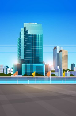 şehir silueti modern gökdelenler çit ve nehir karşı cityscape arka plan düz dikey