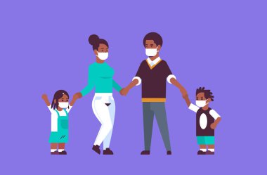 yüz maskeleri giyen ebeveynler ve çocuklar çevre endüstriyel sis tozu toksik hava kirliliği ve virüs tenkoruma konsepti aile elleri bir arada tam uzunlukta yatay düz ayakta tutarak