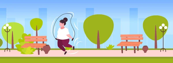 Жирна жирна жінка робить вправи зі стрибком мотузки надмірної ваги дівчина кардіо тренування тренування ваги концепція втрати ваги літній парк пейзажний фон плоский повної довжини горизонтальний — стоковий вектор