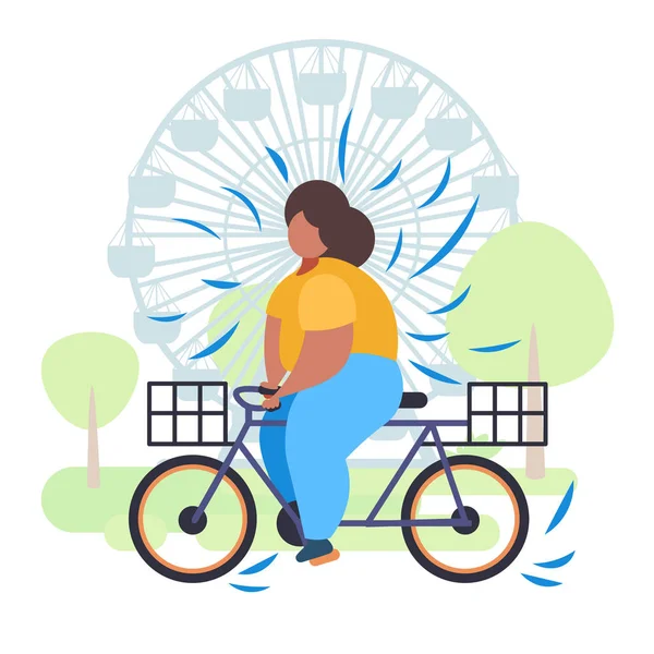 Fet fet kvinna ridning cykel övervikt afrikansk amerikansk flicka cykling cykel viktminskning koncept sommarpark pariserhjul bakgrund platt full längd — Stock vektor