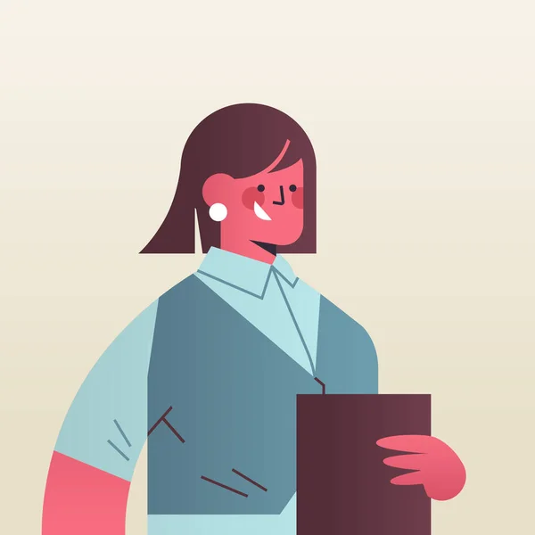 Щаслива бізнес-леді тримає папку приваблива бізнес-леді офіс працівника в повсякденному одязі — стоковий вектор