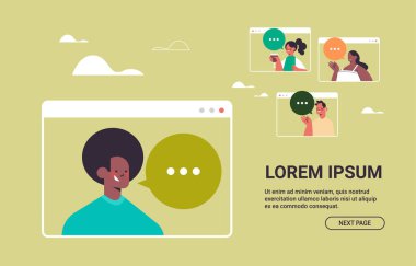 Video sırasında karışık ırk arkadaşlarıyla sohbet eden insanlar bilgisayar pencerelerinde sanal konferans yapıyorlar.