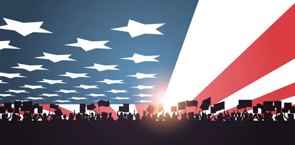 Dovolená 4. červenec banner lidé siluety slaví nezávislost den nad Spojenými státy vlajky — Stockový vektor