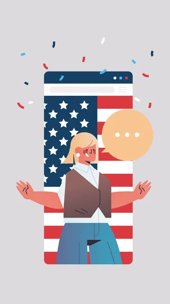 Женщина празднует 4 июля День независимости США концепт-чат пузырь коммуникации — стоковый вектор