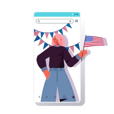 Amerika 'nın 4 Temmuz bağımsızlık gününü kutlayan bayrağı tutan kadın.